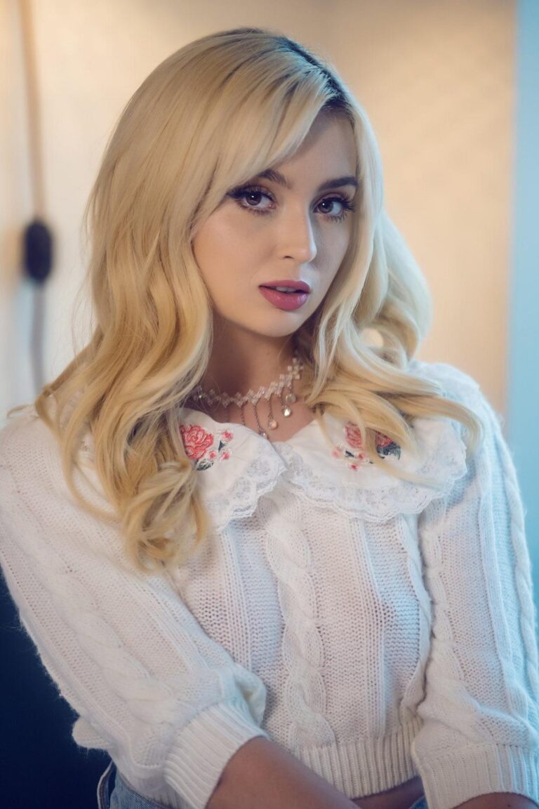 Lexi Lore Age, Career, Family, Net Worth, Height Bio 2024